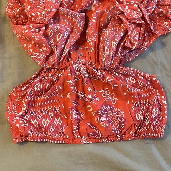 Angie red/orange ruffle crop top. Size M - Picture 3 of 4